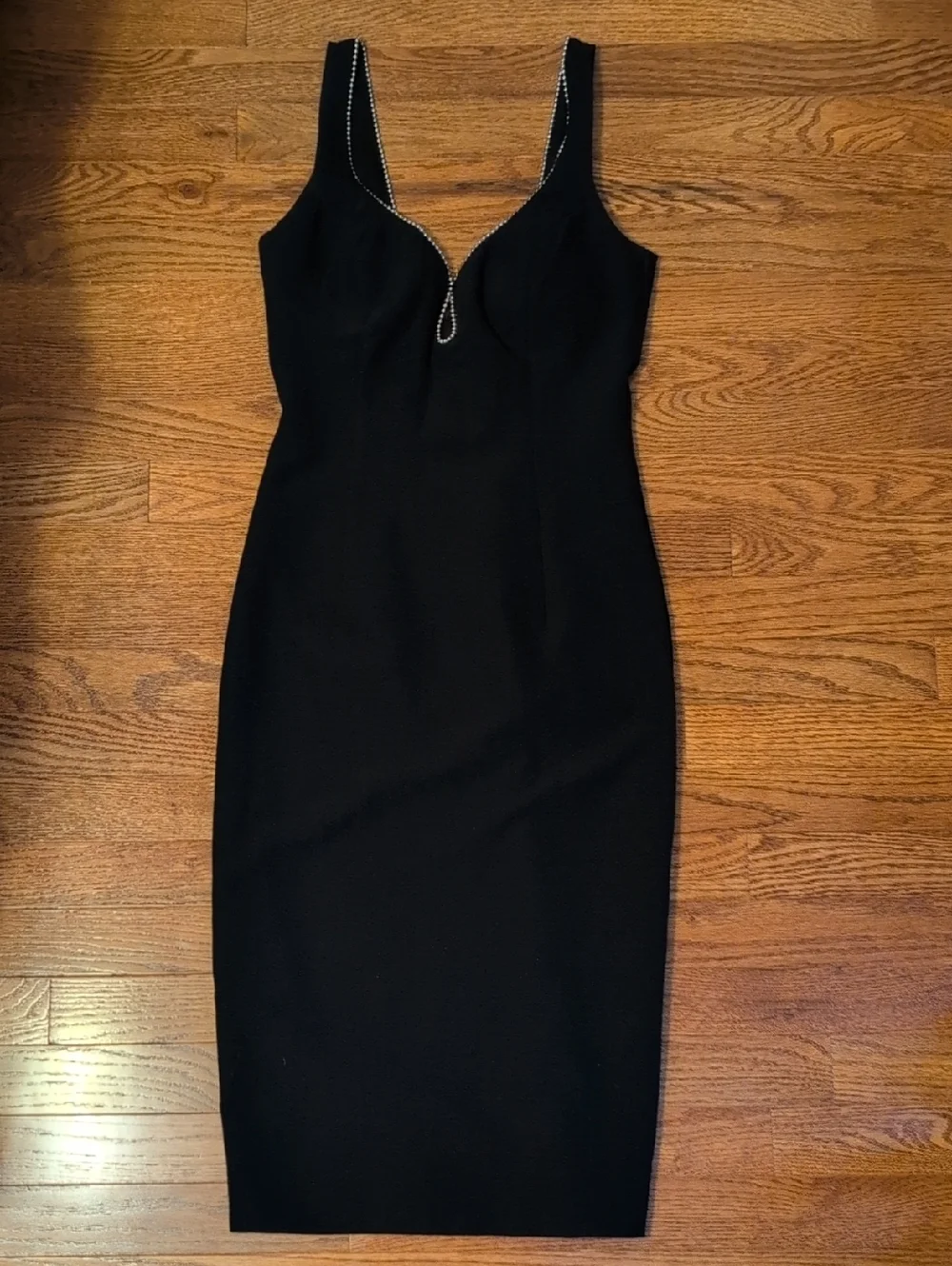 Elegant Black Body Con Midi Dress With Neck Details